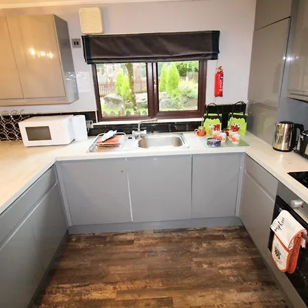 Grasmere 12, White Cross Bay, Windermere * Troutbeck Bridge