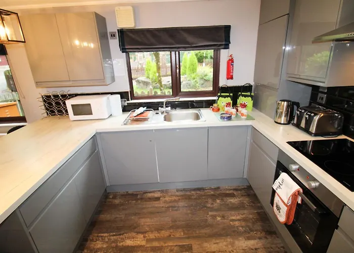 Grasmere 12, White Cross Bay, Windermere * Troutbeck Bridge